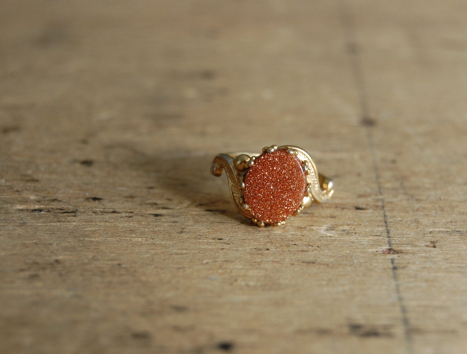 vintage faux goldstone ring / FLICKER