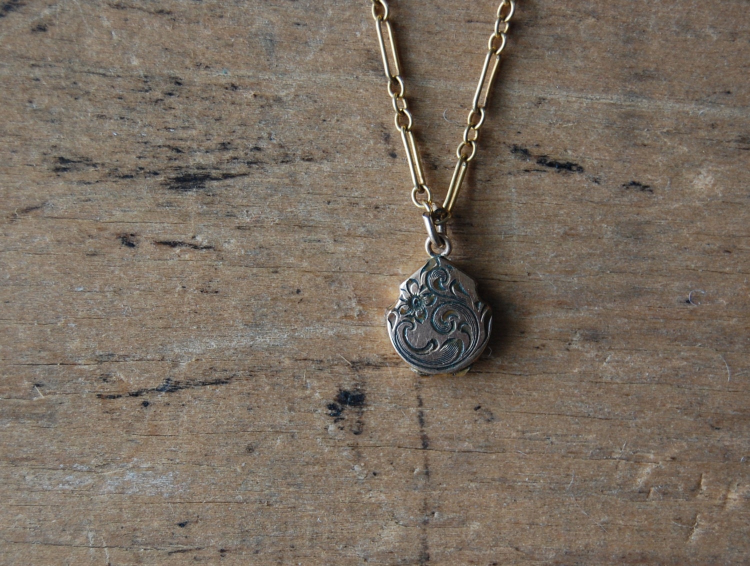 tiny antique gold filled locket / 1930s locket