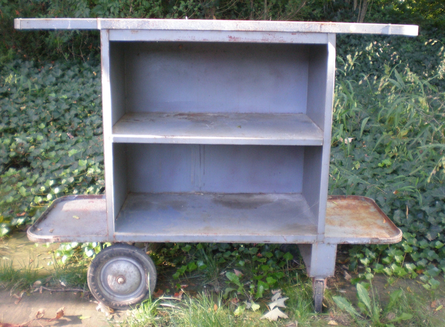 Vintage  Industrial Factoy Cart / Pick Up or Delivery ONLY