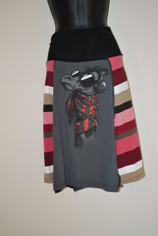 Recycled tee shirt skirt  large with spandex waistband