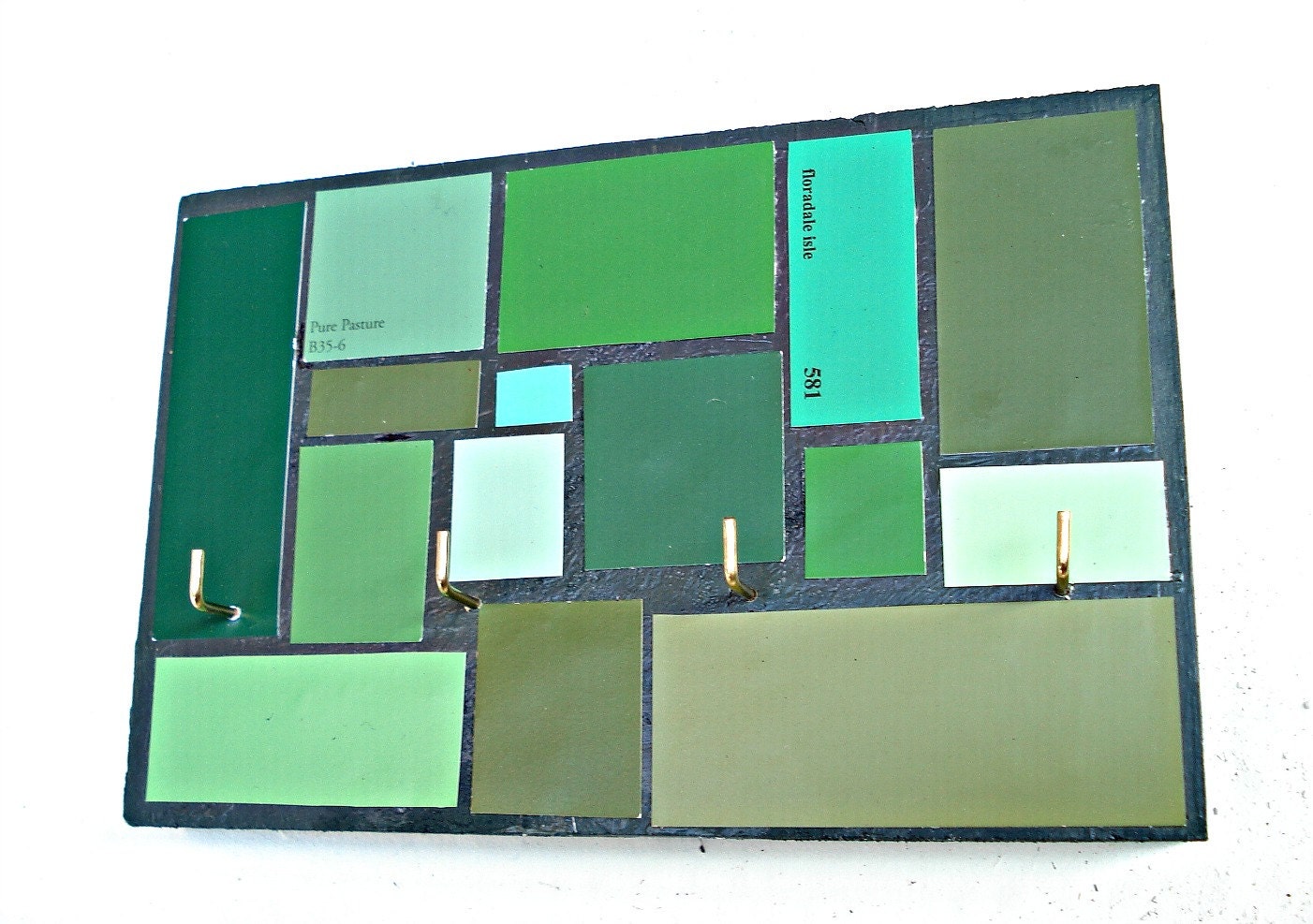 Key Organizer in a Green Mosaic Pattern