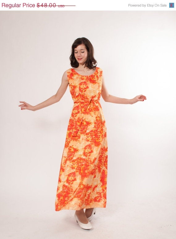 30% OFF - 70s Maxi Dress - 1970s Dress - Tangerine Sketch