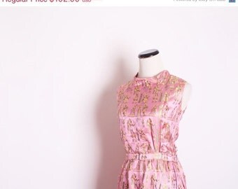 Cleopatra Egyptian Long 1960s Maxi Pink Pharaoh Novelty Dress / Novelty Print / 1960s Dress  / Dress / Dresses / Vintage Dress /  1446