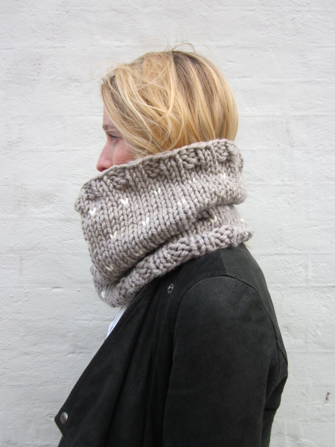 The Loveheart Snood in Clay