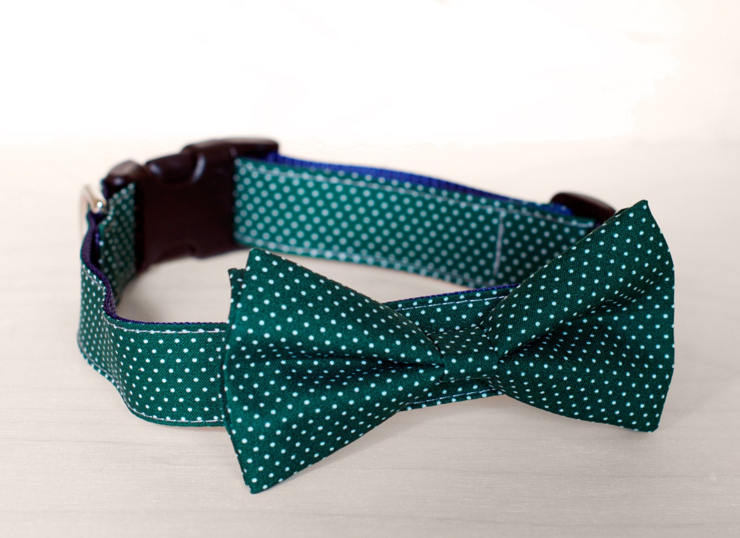 Green Dot Dog Bow Tie Collar
