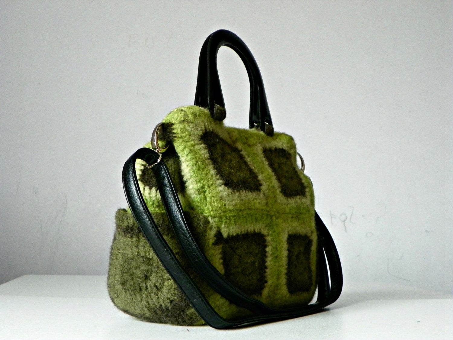 Women bag, granny square crocheted felted, green shades, messenger bag, shoulder bag, adjustable leather strap