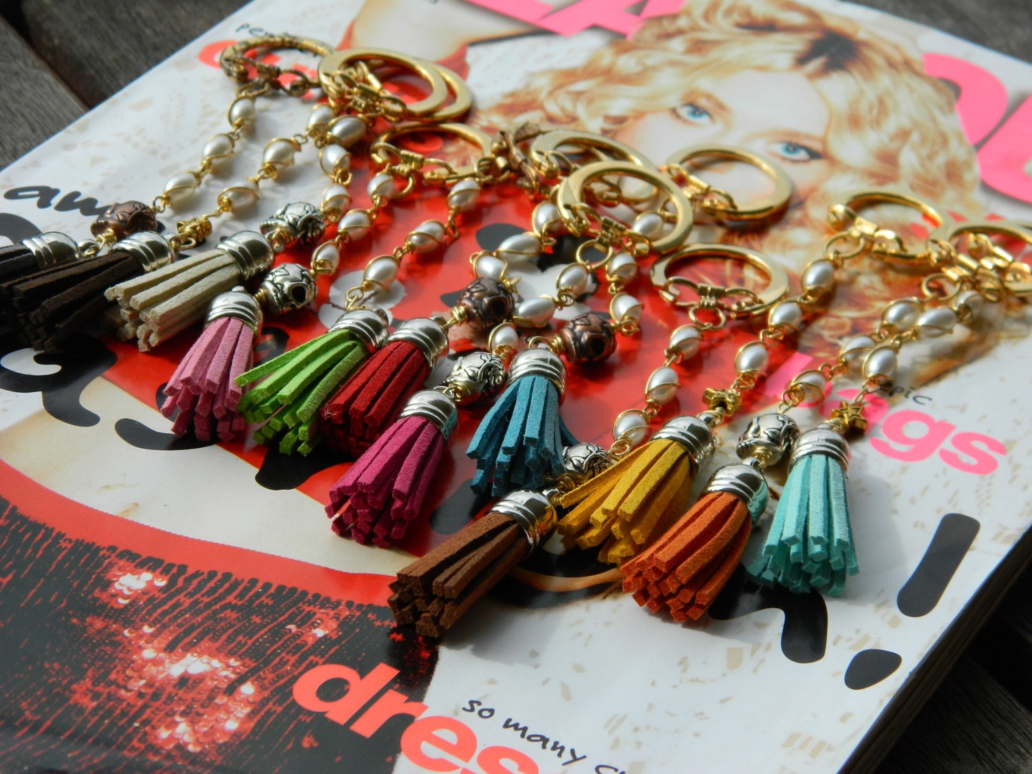 Suede tassel & pearl keychain