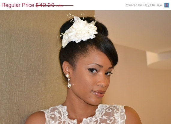 20% OFF Bridal Hair Comb Made in Ivory With Layers of Flowers, Pearls and Leaves