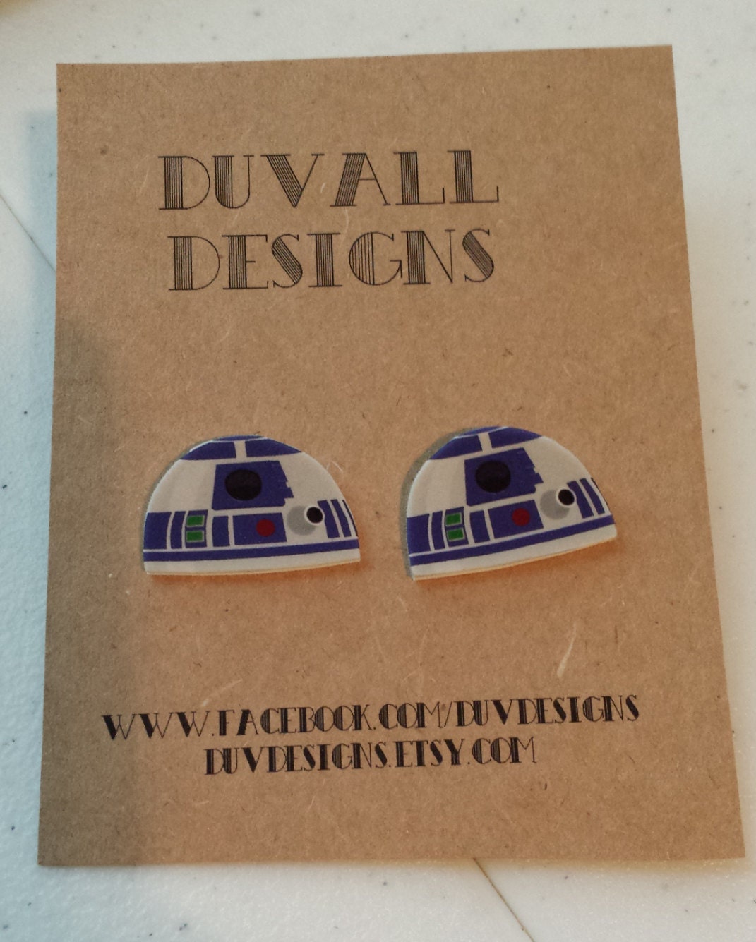 R2D2 earrings. star wars. jewelry. star wars jewelry. r2d2. post earrings.