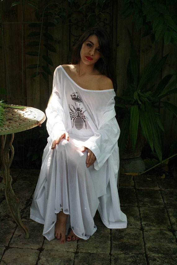 Queen Bee Silky White Nylon Nightgown Bridal Shower Honeymoon Lingerie Sleepwear