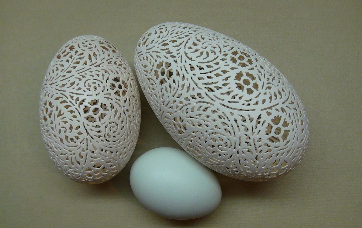 Hand Carved Victorian Lace JUMBO Goose Egg: Full Floral
