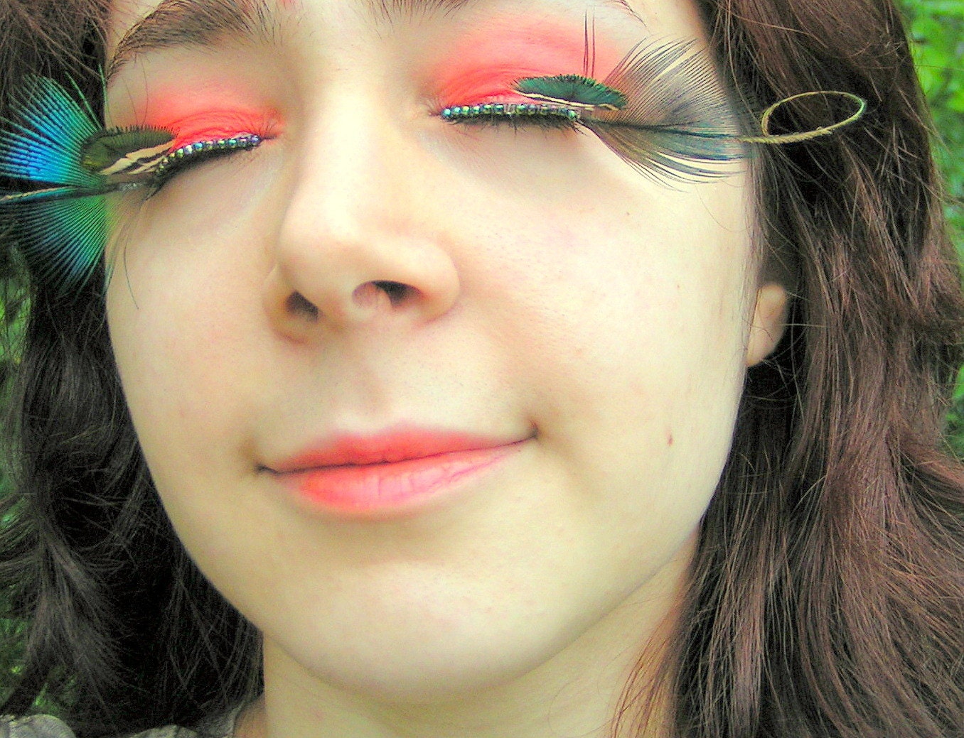Peacock Feather Eyelash Jewelry with blue and green feathers