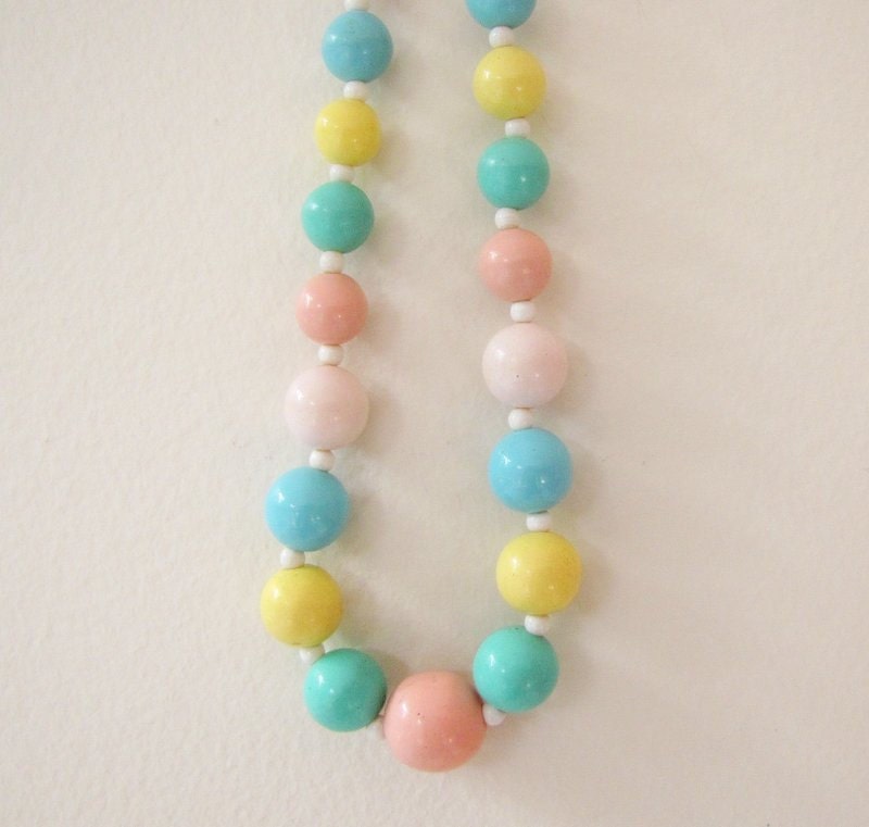 1970's pastel beaded necklace