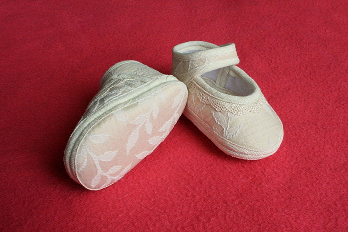 Leafy Cream Baby Sandals Spring Summer Beige Lace Baby Shoes Newborn Woodland