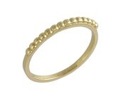 Elegant Millgrain Vintage Wedding Band in 14k Yellow Gold