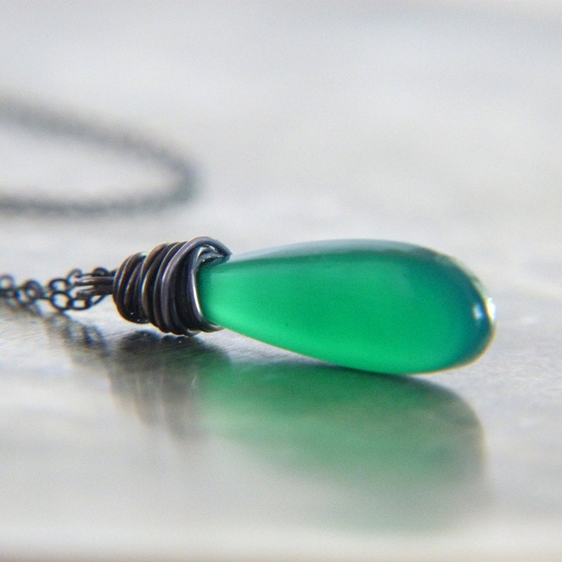 Emerald Green Onyx  and Sterling Silver Necklace - Wire Wrapped Pendant Necklace