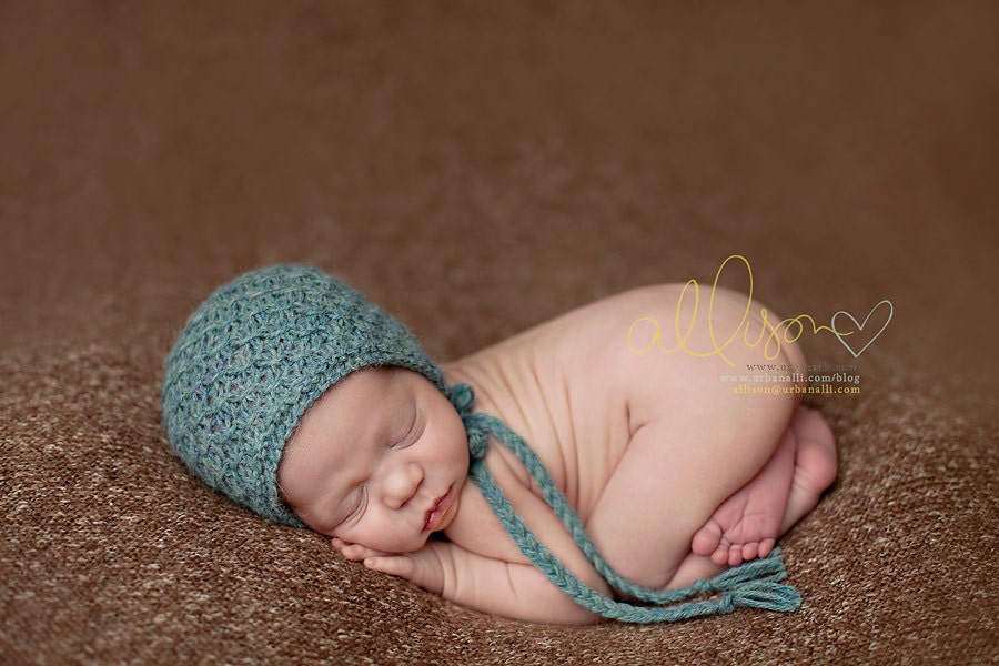 newborn knitted bonnet - photography prop - blue, teal