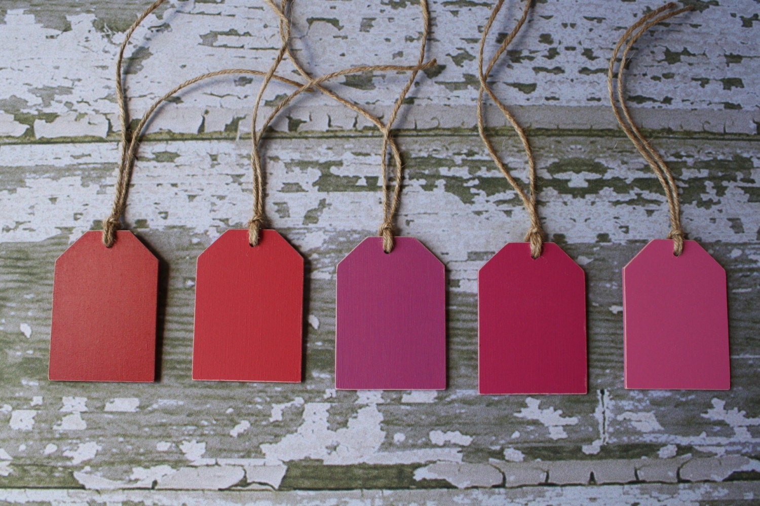 The Classic Chalkboard Tags Pack of 5 in Red Pink Ombre