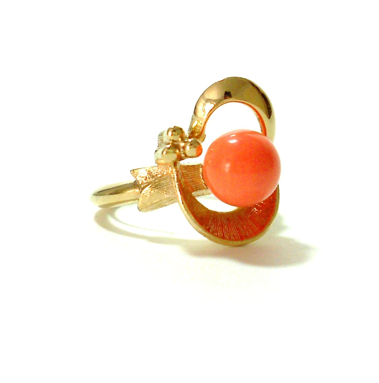 Spindrift Ring - Vintage Avon Ring - Coral Ring - Costume Ring - 1975