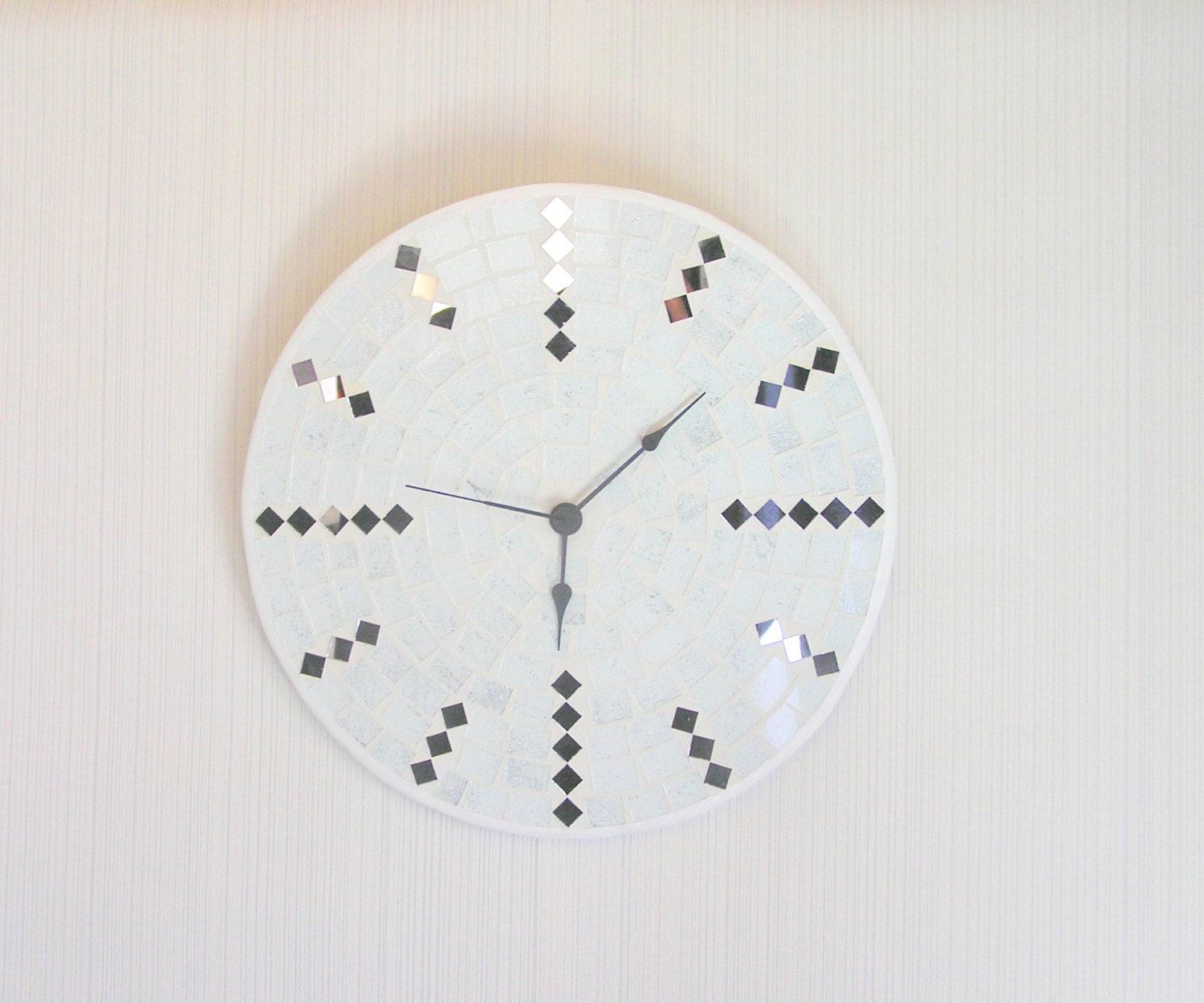 White wall clock modern minimalist classic home decor with mirror pieces contemporary art elegant