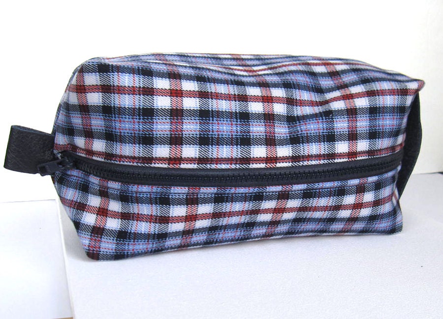 Dopp kit, men's toiletry bag , wash bag, cotton checks, travel pouch, shaving bag