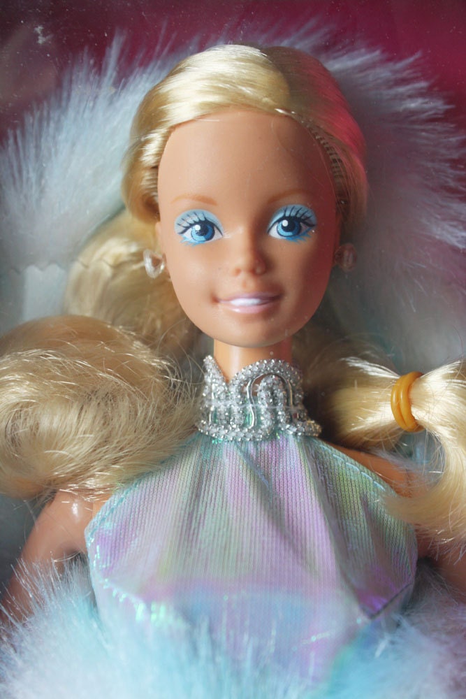 New in Original Box Collectible Vintage 1985 Magic Moves Barbie Doll 2126