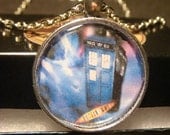 Dr. Who Tardis Pendant Necklace (969)