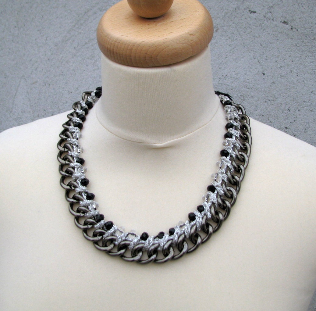 Chic, Chain  pearl necklace