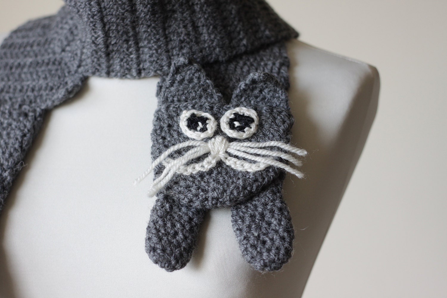 Kitty Scarf in grey, Cute cat gray neck warmer, Grey Crochet Scarf, neck warmer, handmade, custom size