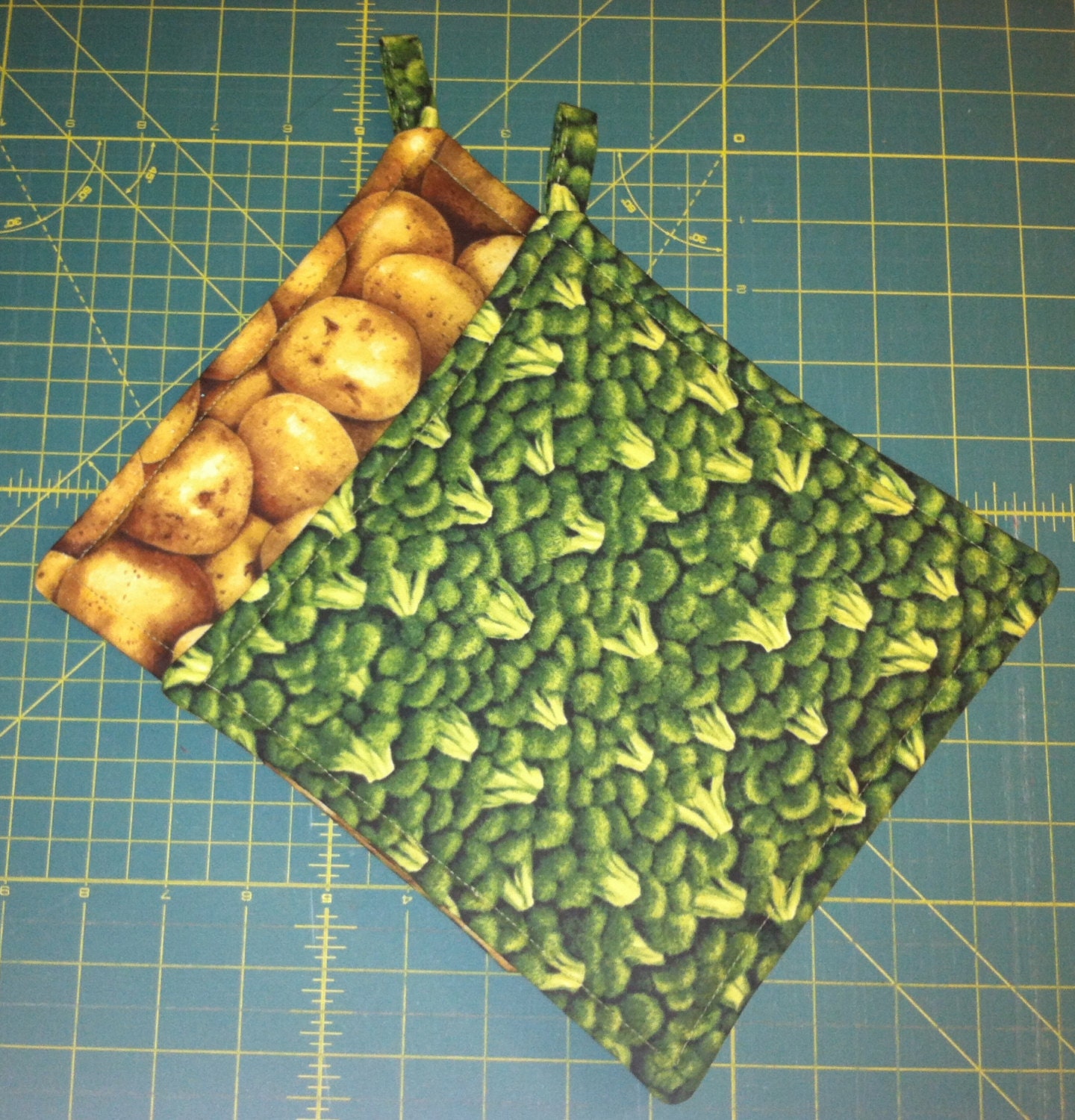 Hand Made Pot Holder - SET OF 2 - Farmers Market Vegetables Potatoes & Broccoli