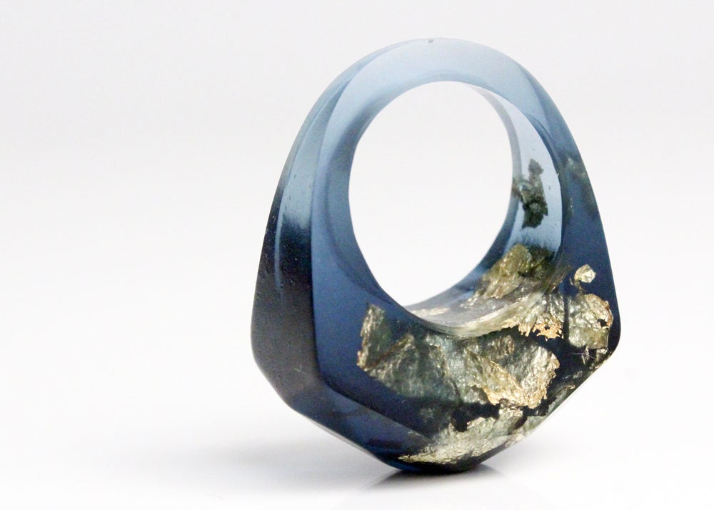 mariner blue size 8 eco resin faceted ring with gold leaf