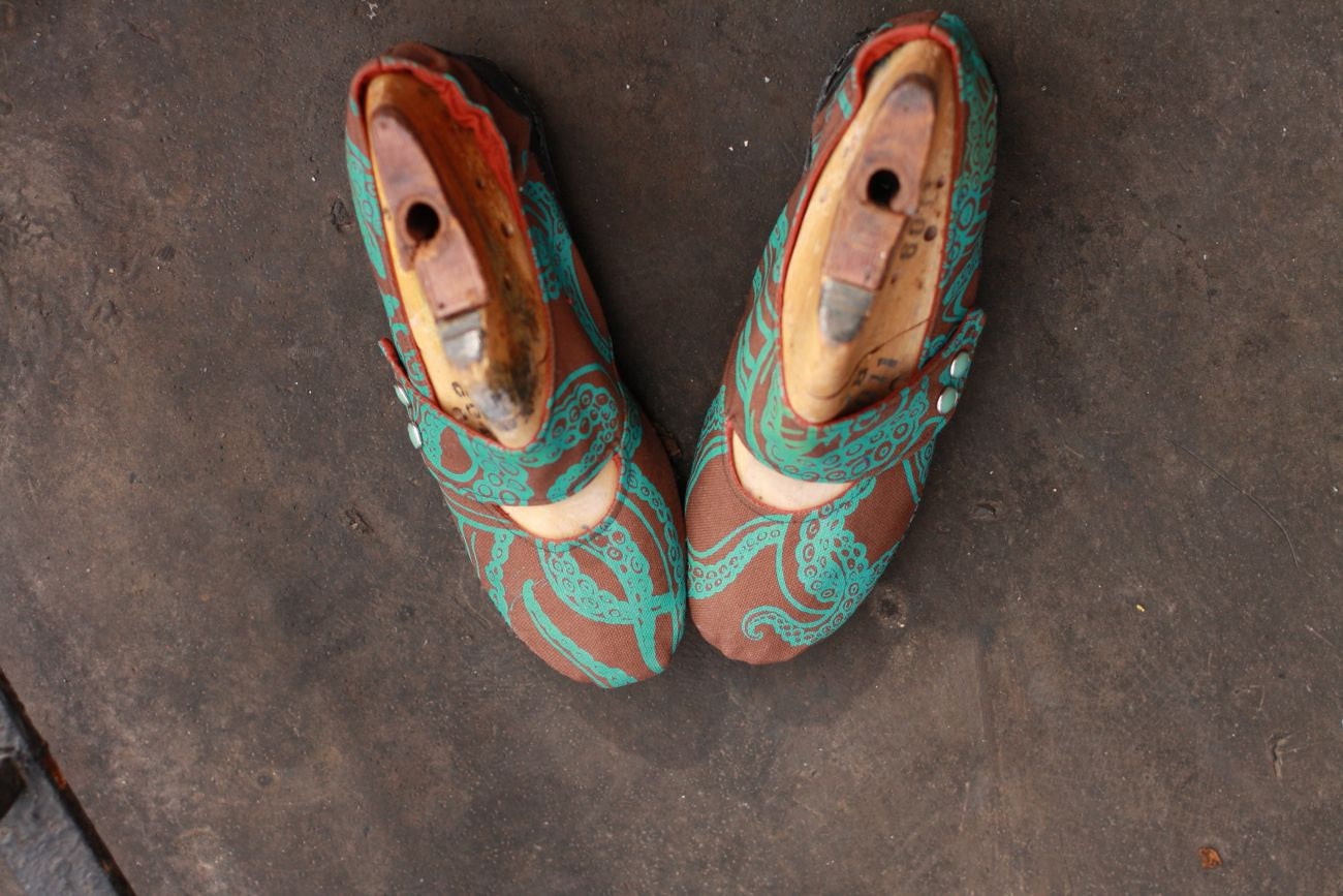 Round Toe Mary Jane Shoes, Octopus Canvas, with Recycled Rubber Soles