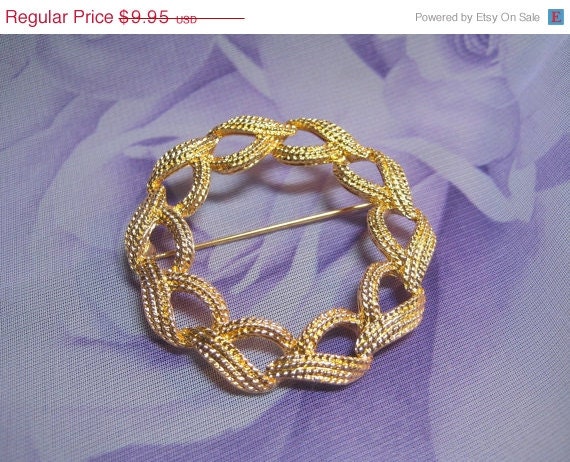 25%OFF Wonderful Textured Monet Brooch