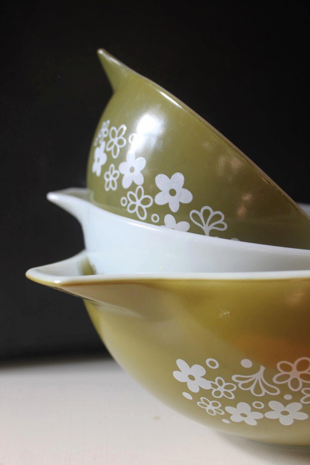 Vintage Avocado Green Pyrex Cinderella Bowl Set