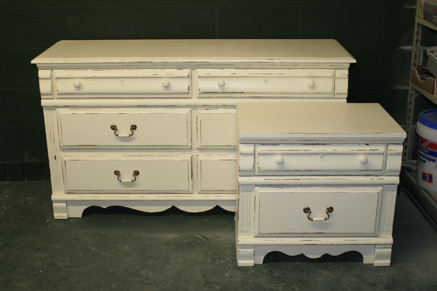 Veranda Ivory Dresser and NIghtstand Set