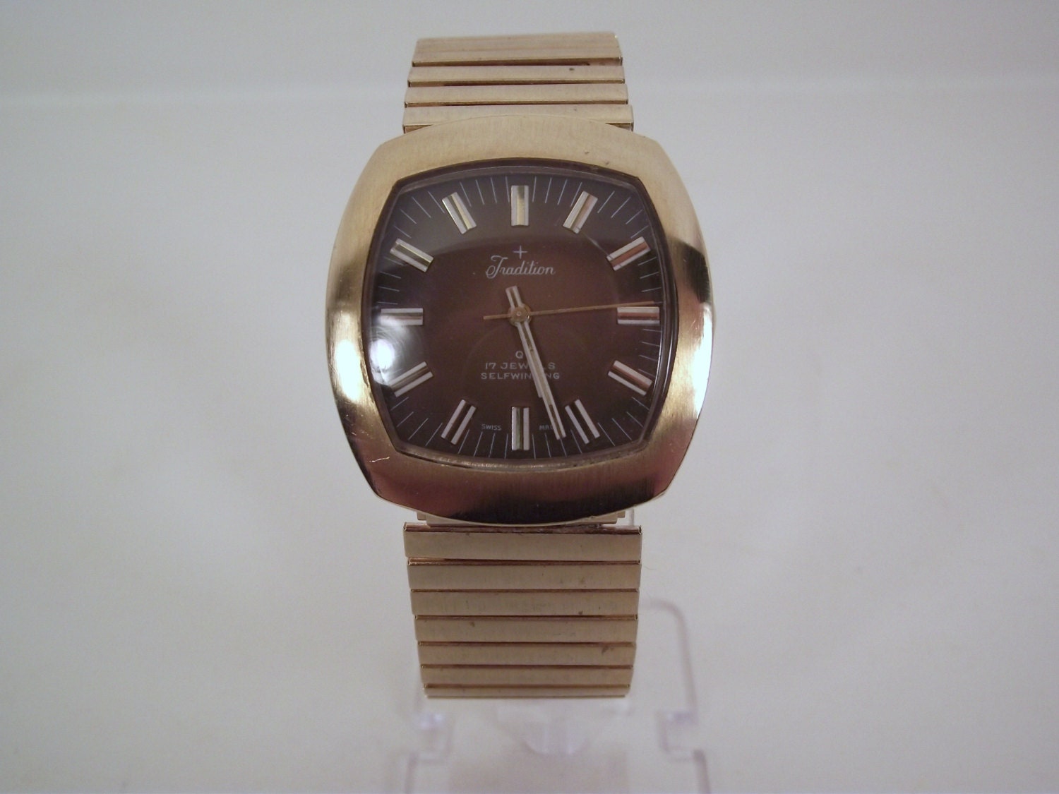 Vintage Goldtone 1970s Tradition Swiss Made 17 Jewel Automatic Retro Style Men's Watch W/Sweep Second Hand