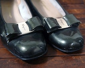 Vintage Salvatore Ferragamo Vara - Bow Shoes - Green Metallic Patent Leather