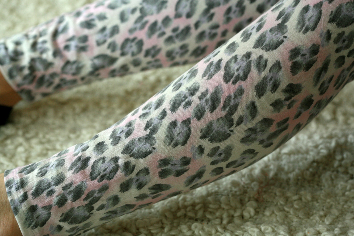 Pastel pink and purple leopard print leggings