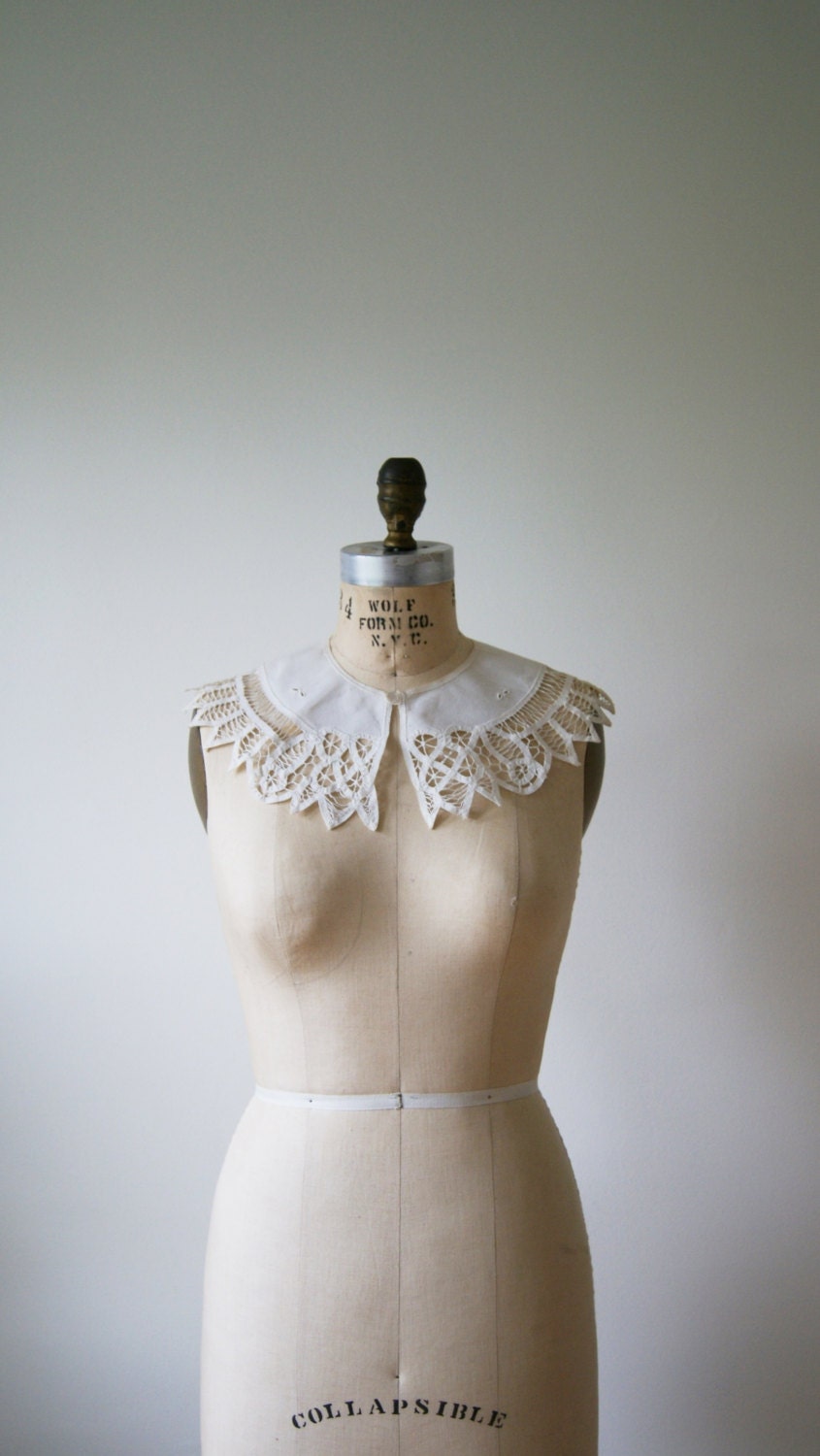 50s Lace Collar. Detachable Collar. Victorian / Edwardian Style Collar.