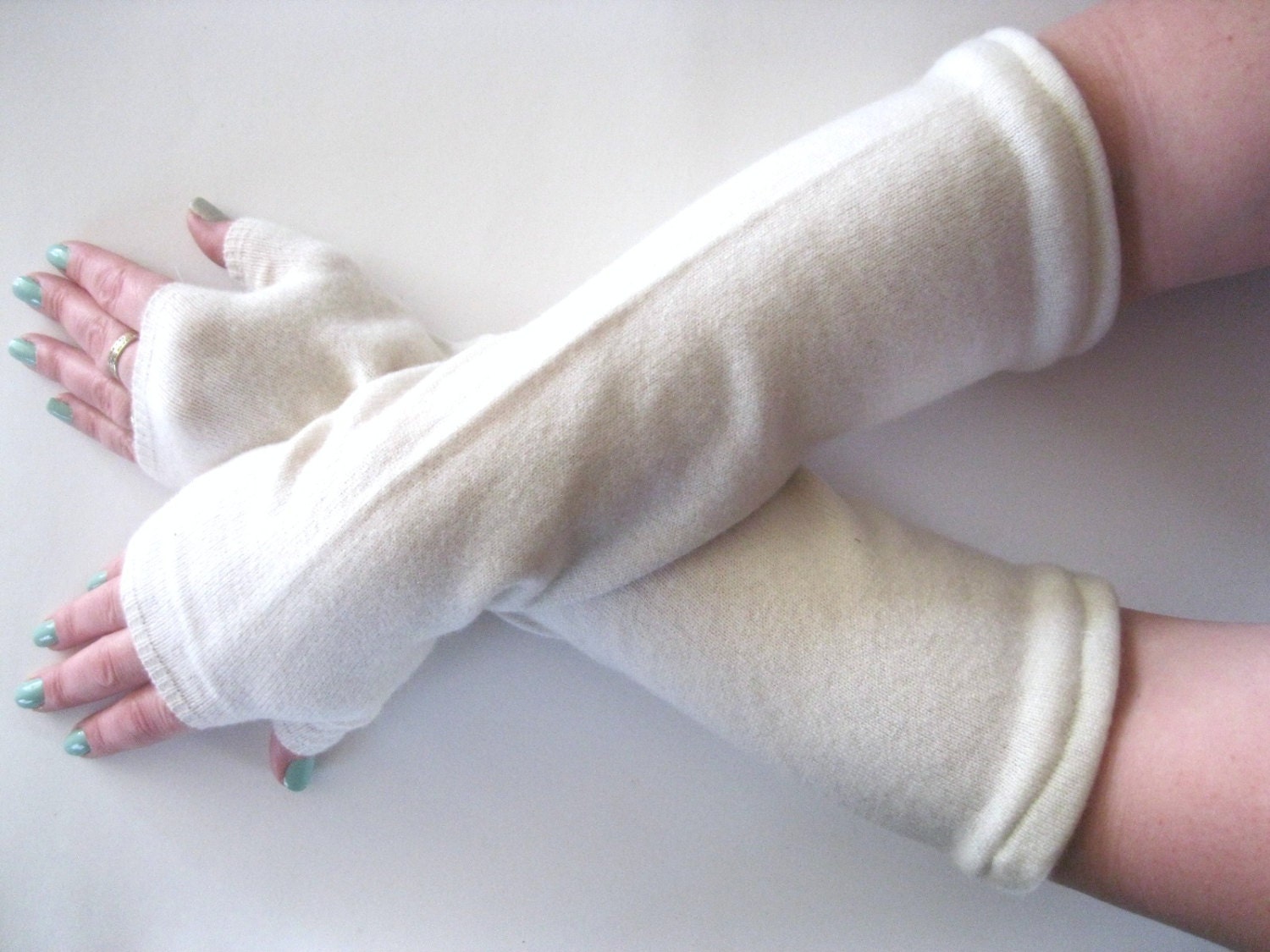 Ivory Cashmere Fingerless Gloves - Texting Gloves Arm Warmers : Upcycled Recycled Repurposed Eco Friendly
