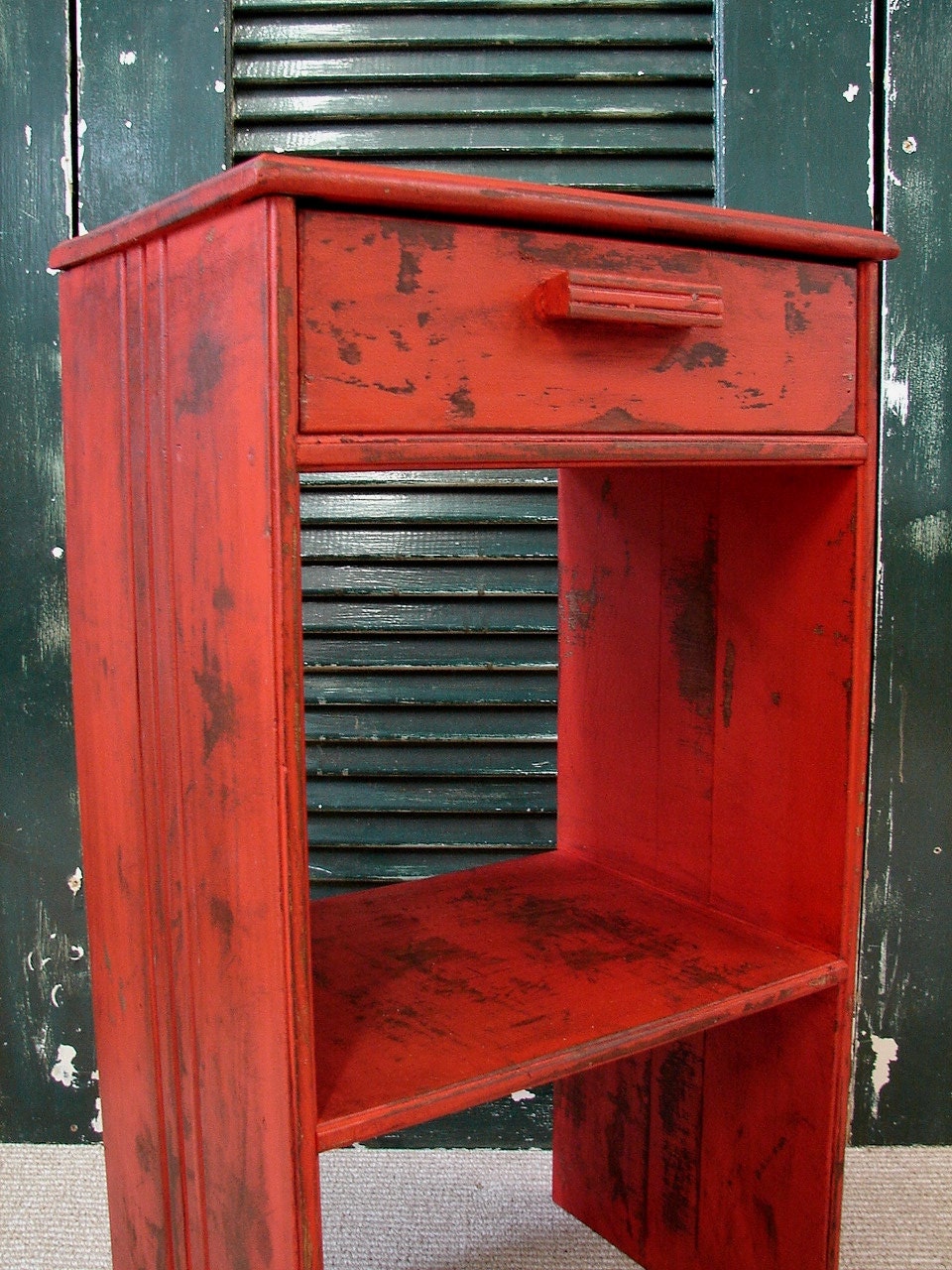 Vintage Antique Country Primitive Red Chippy Milk Paint Side Accent Nightstand Table (AU) Ships FedEx