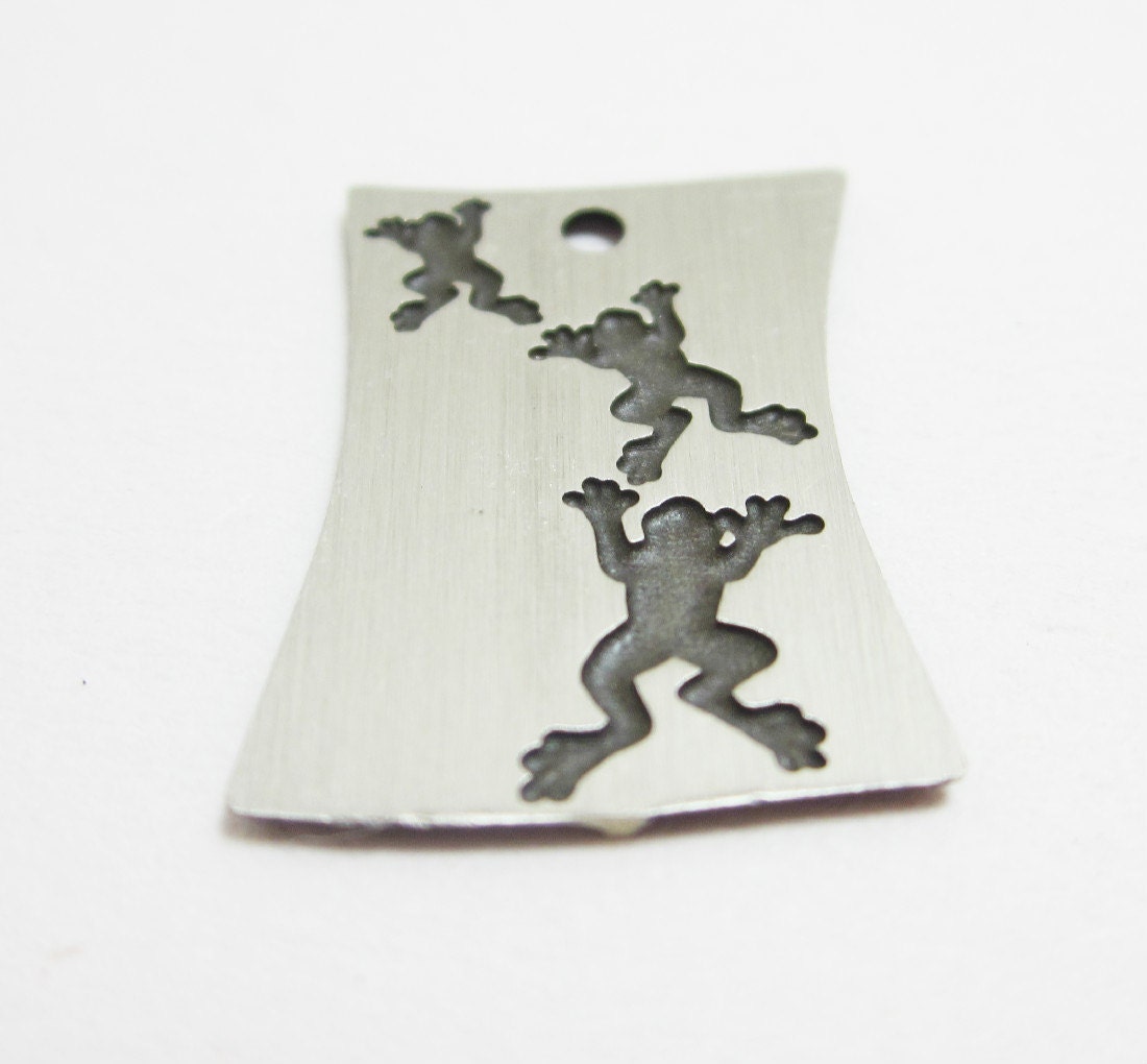 5 Frog Stainless Steel Metal Stamped Tag Charm Blank Backside 4243
