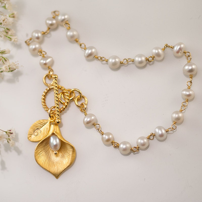 June Birthstone Bracelet - White Pearl Bracelet - Personalized Bracelet - Wire wrapped Toggle Bracelet - Calla Lilly Mother's Day Gift