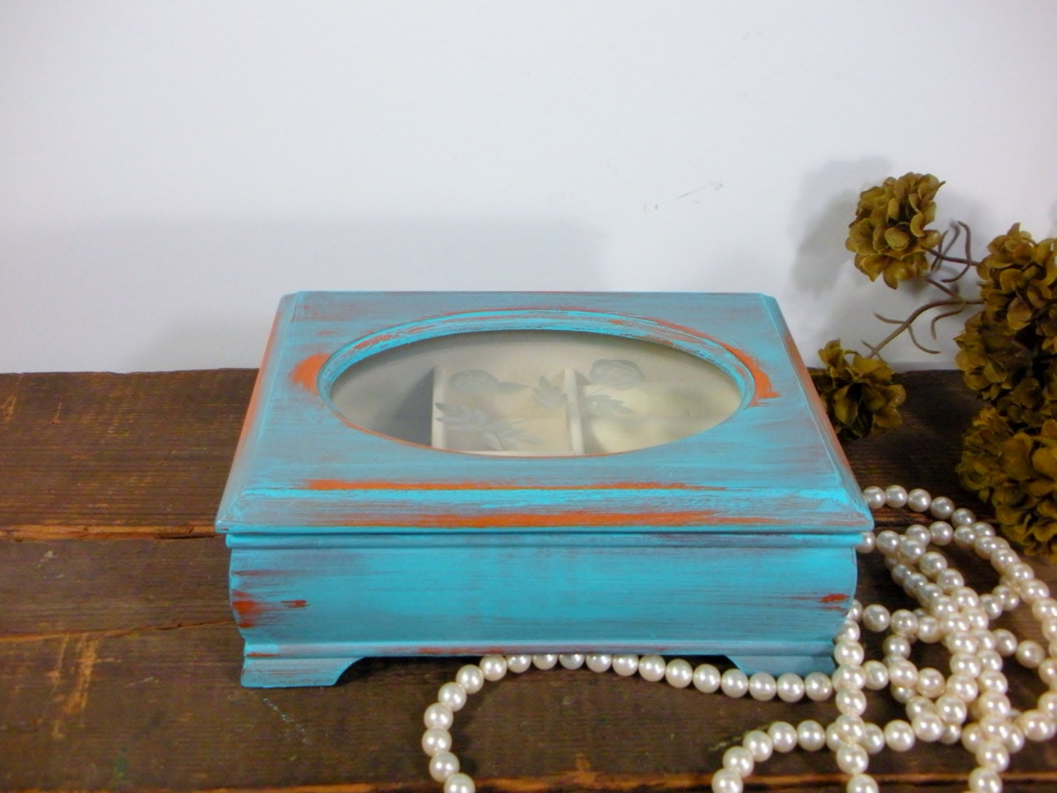 Jewelry box / Jewelry holder / Distressed / turquoise / wooden / upcycled / shabby chic