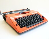 vintage MARITSA 25 portable typewriter