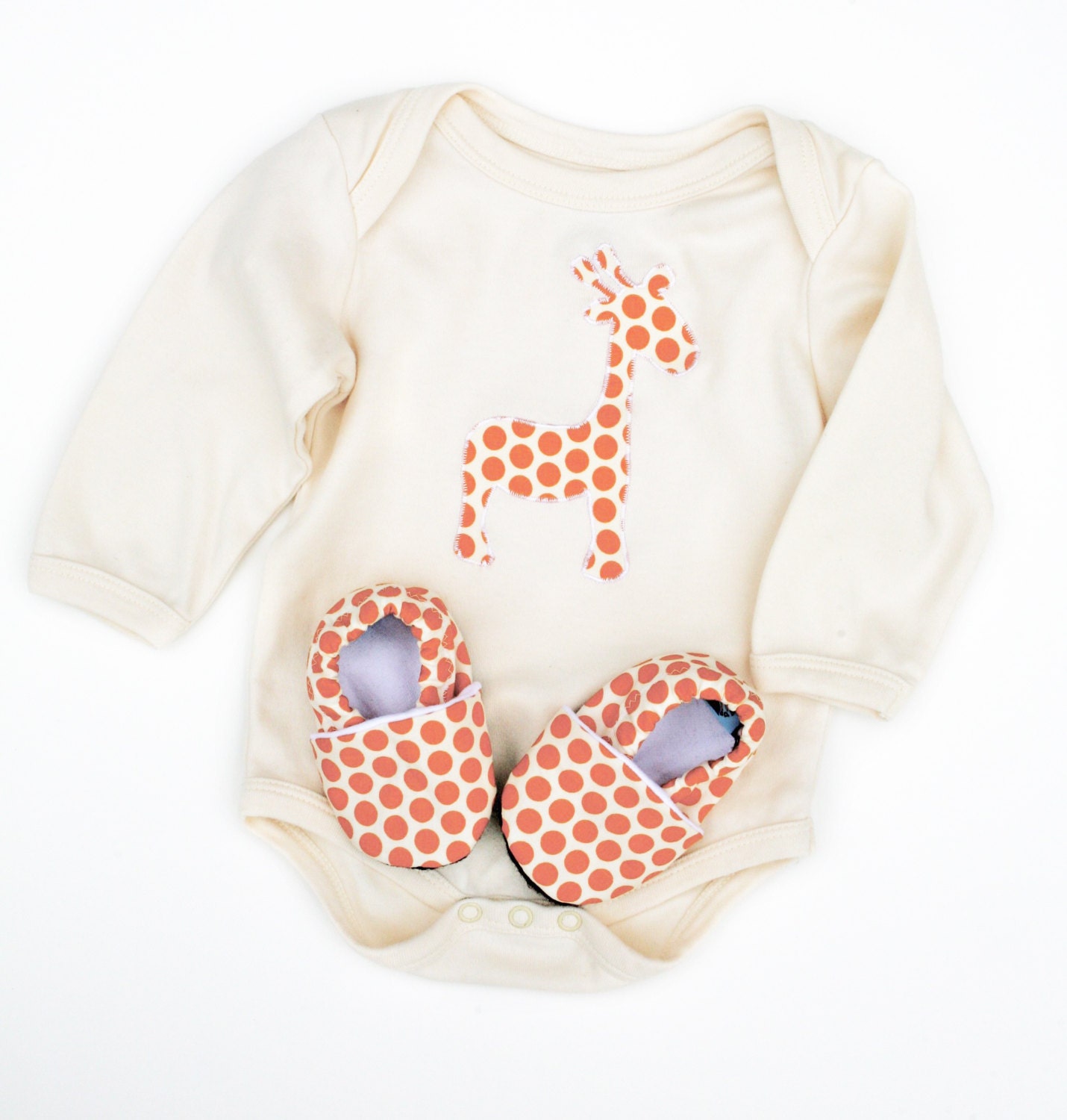 Giraffe Organic Bodysuit Short or Long Sleeve in Orange Spots with Handmade Organic Baby Shoes- Gift for  0 3  6 12 18 months- Baby Clothes