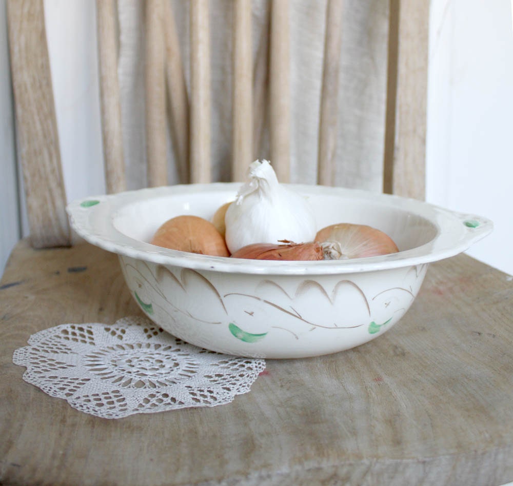 Vintage Myott, Son Ltd. Tureen / Bowl / Dish. Handpainted Acorns. Made in England. Cottage Chic Chippy Crackled Glazing