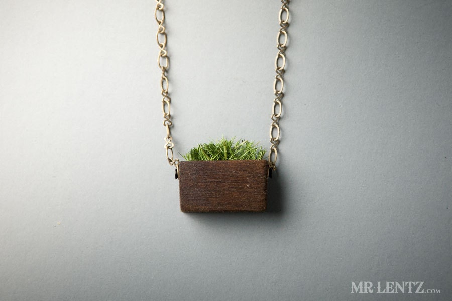 Moss Necklace of Natural Green Grass 001