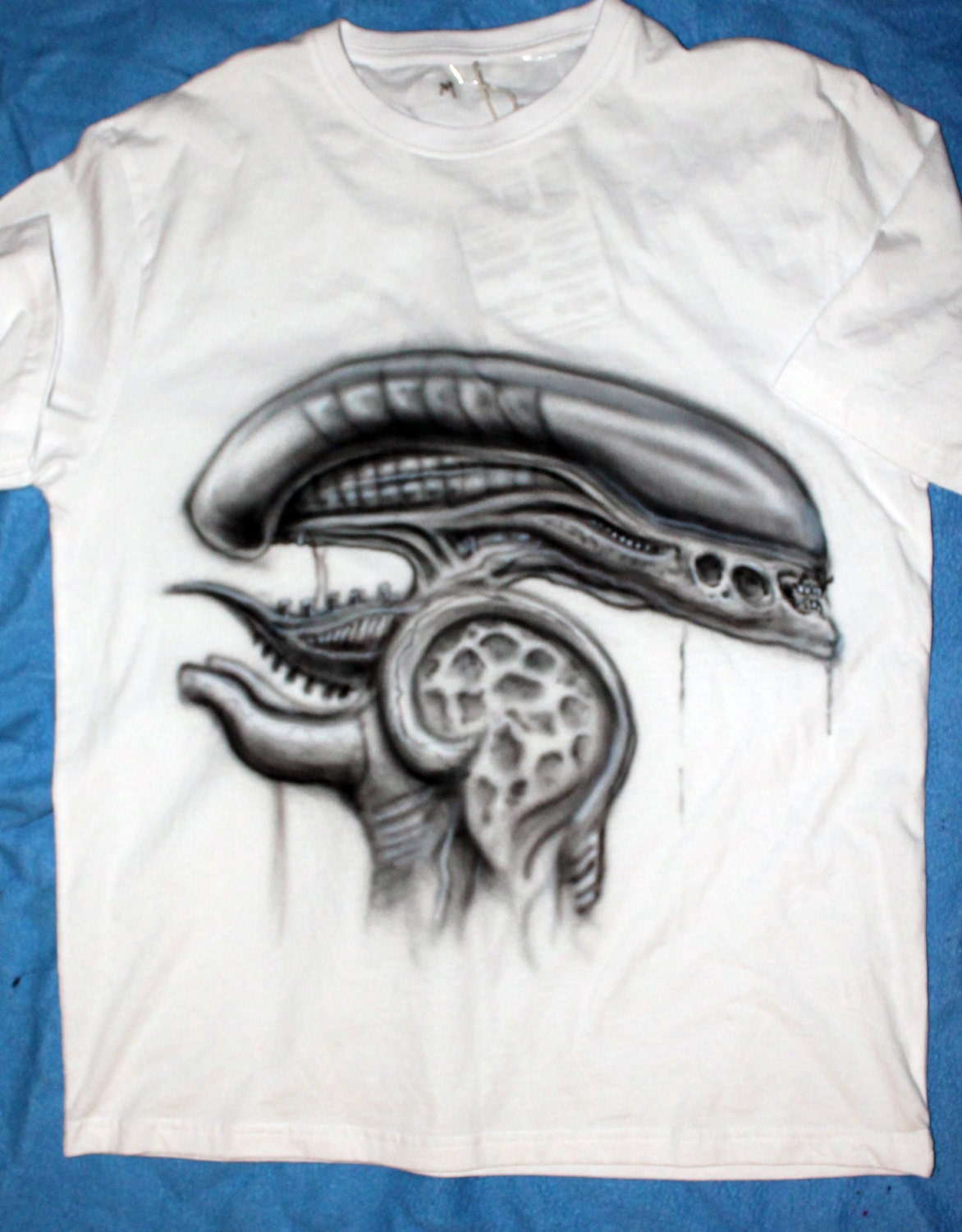 Alien Horror Movie Shirt One Of A Kind Airbrushed Airbrush Art Tee Shirt MEDIUM Sci Fi