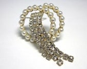 Vintage Pearl and Rhinestone Circle Brooch
